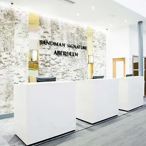 Hotel Sandman Signature &